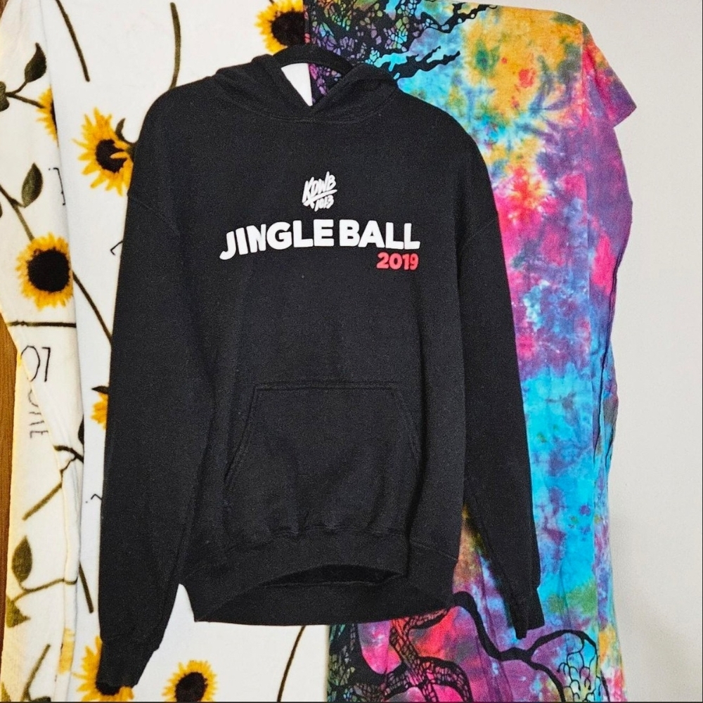 IHeart Radio KDWB Jingleball 2019 Unisex Sweatshirt Hoodie. Size Medium
